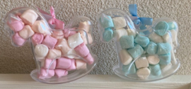 HOBBELPAARDJE GEVULD MET MINI MARSHMALLOWS EN KAARTJE