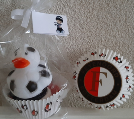 VOETBAL EEND IN FEYENOORD CUPCAKE VORMPJE OP = OP