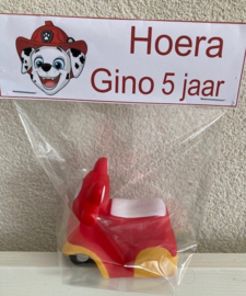 plastic piep scooter in zakje met label