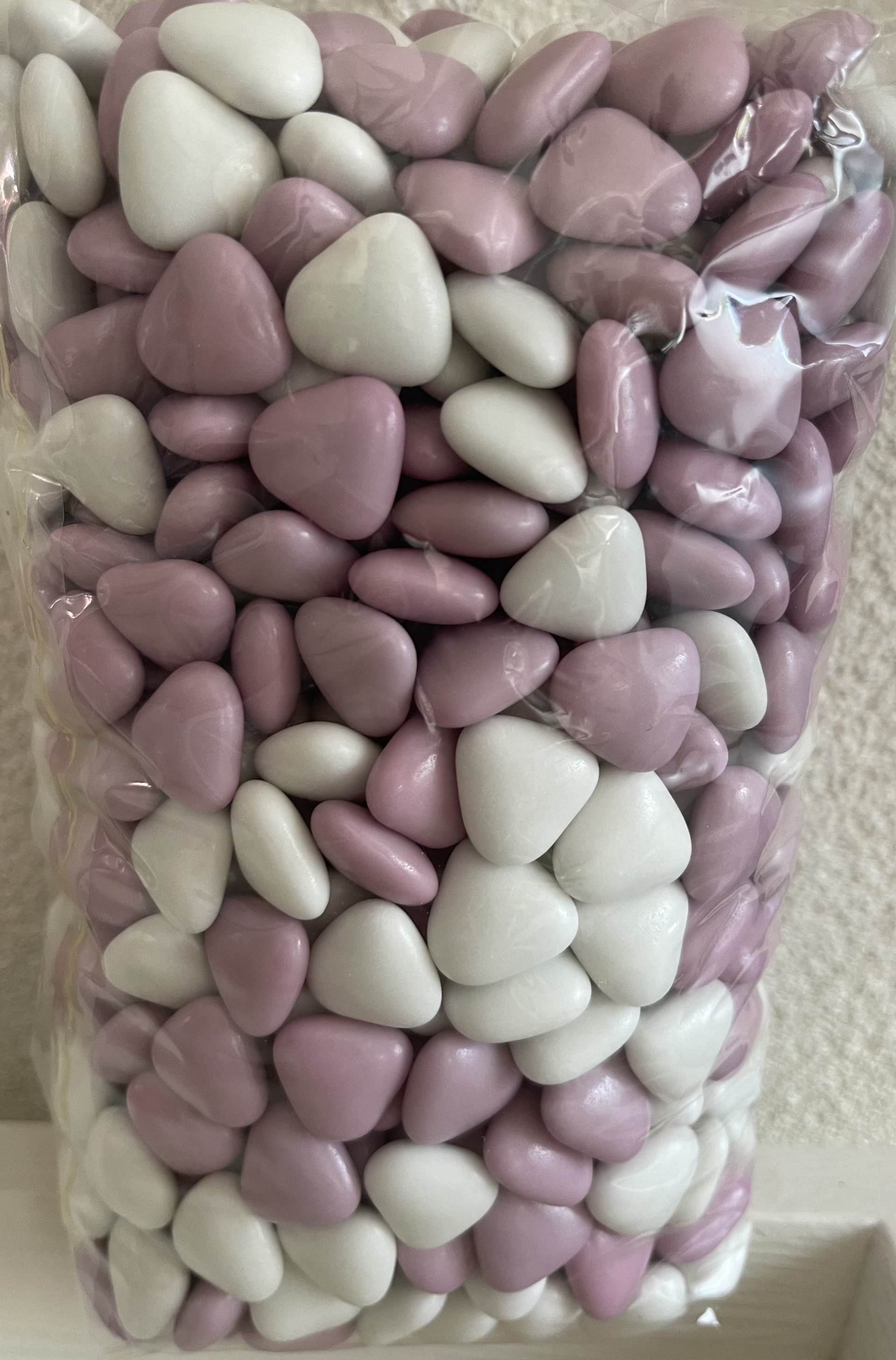 KILO GEMENGDE LILA/WITTE CHOCOLADE HARTJES