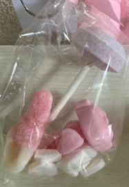 BEREN SLEUTELHANGER ROZE INCL ZAKJE SNOEP EN KAARTJE