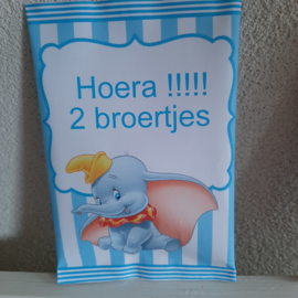 HOERA 2 BROERTJES MET ZAKJE CHIPS