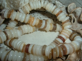 Schelp kralen disc beige ivoor parelmoer 8 mm.