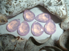 Mooie druppelvormige hangertjes in roze opal