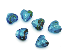 5 stuks aquablauwe  zilverfolie hart kralen 10 mm.