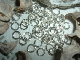 50 Stuks mooie silver plated ringetjes 6 mm.