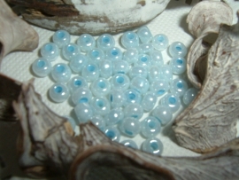 50 Stuks mooie kleine lichtblauwe glaskraaltjes