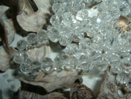 25 Stuks mooie Top Facet kralen in kristal  van 6 x 4 mm.