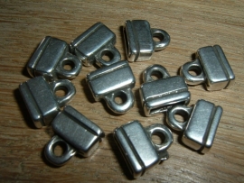 Mooie antiek zilverkleurige eindkapjes van 13 x 12 mm.