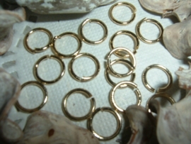 50 Stuks mooie DQ gold plated ringetjes van 8 mm.