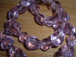 Mooi gevormde glaskralen in transparant paars