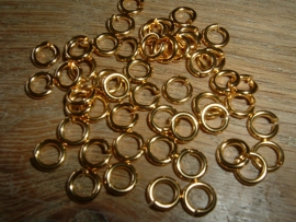 Mooie DQ metalen goudkleurige ringetjes van 6 mm.