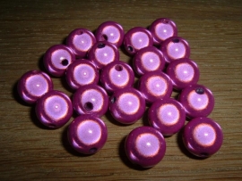 10 Stuks mooie ronde hardroze/fuchsia 3D kralen 12 mm.