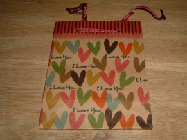 Cadeautasjes " I LOVE YOU" met hartjes