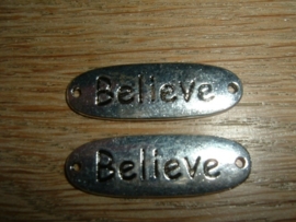 Metalen zilverkleurige tussenzetsels "BELIEVE"