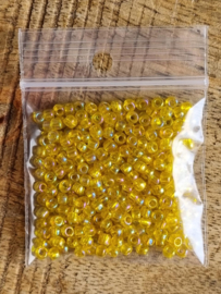 7 gram mooie glanzende glaskraaltjes geel 2 mm