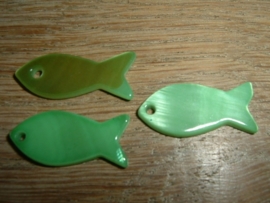 Mooie hangertjes in de vorm van een groen visje