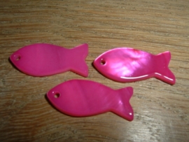 Mooie hangertjes in de vorm van een fuchsia visje