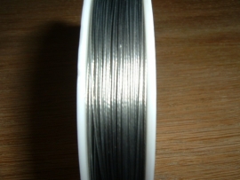 100 Meter rol gecoat staaldraad 0.45 mm. in de kleur zilver.