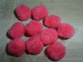 10 Stuks mooie roze pompoms van 15 mm.