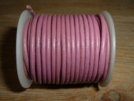 Rond DQ leerkoord van 2 mm. in een mooie donkere fuchsia kleur