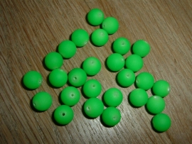 Mooie fluor groene Buri zaden van 8 mm