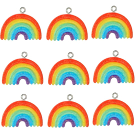Regenboog bedel met glitters 26 x 21 cm
