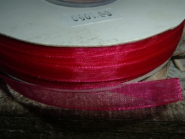 Mooi fuchsia gekleurd organza lint van 7 mm.