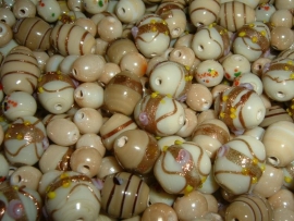 100 gram beige gekleurde semi fancy glasmix 5 - 25 mm.