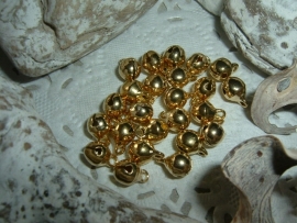 25 Stuks mooie gold plated belletjes van 6 mm.