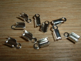 10 zilverkleurige veterklemmetjes 10x4mm.