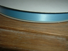 Mooi satijnlint 9 mm. in de kleur hemelsblauw