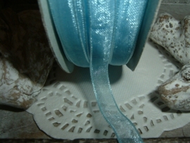 Mooi lichtblauw organza lint van 7 mm.