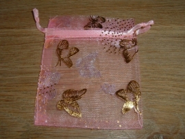 Mooie roze organza zakjes met vlindertjes