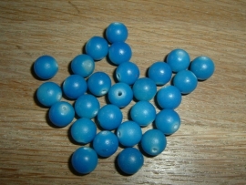 Mooie fluor blauwe Buri zaden van 8 mm.