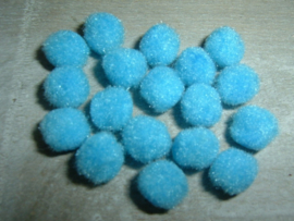 20 Stuks mooie lichtblauwe pompoms van 8 mm.