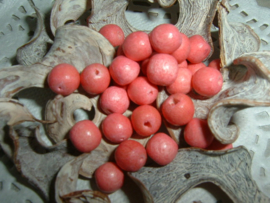 Mooie nature houten kralen in tea roze van 6 mm.