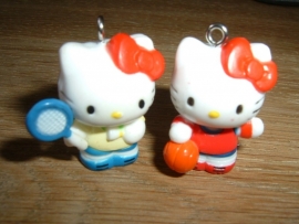 Superleuke Hello Kitty hangertjes met tennisracket of bal