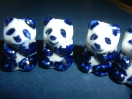 Mooie pandaberen van keramiek in donkerblauw met wit