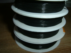 Elastisch nylondraad zwart 0.6 mm.