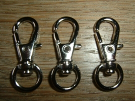 Mooie antiek zilverkleurige sleutelhangers van 30 mm.