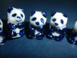 Mooie pandaberen van keramiek in donkerblauw met wit
