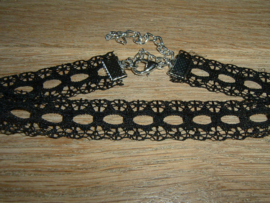 Mooie choker ketting van zwart kant