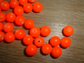 Mooie fluor oranje Buri zaden van 8 mm.