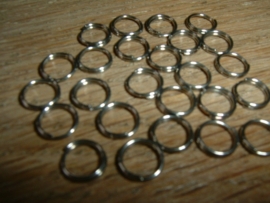 50 Stuks antiek zilverkleurige dubbele ringetjes van 6 mm.