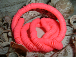 Katsuki kralen in een mooie neon roze kleur