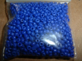Mooie donkerblauwe glaskraaltjes van 1,5 mm.