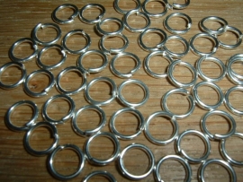 50 Stuks mooie zilverkleurige ringetjes 8 mm.