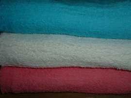 Badhanddoeken  50 x 100 cm. in 3 mooie kleuren.