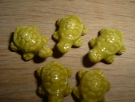 Mooie kleine groengele keramieke schildpadjes